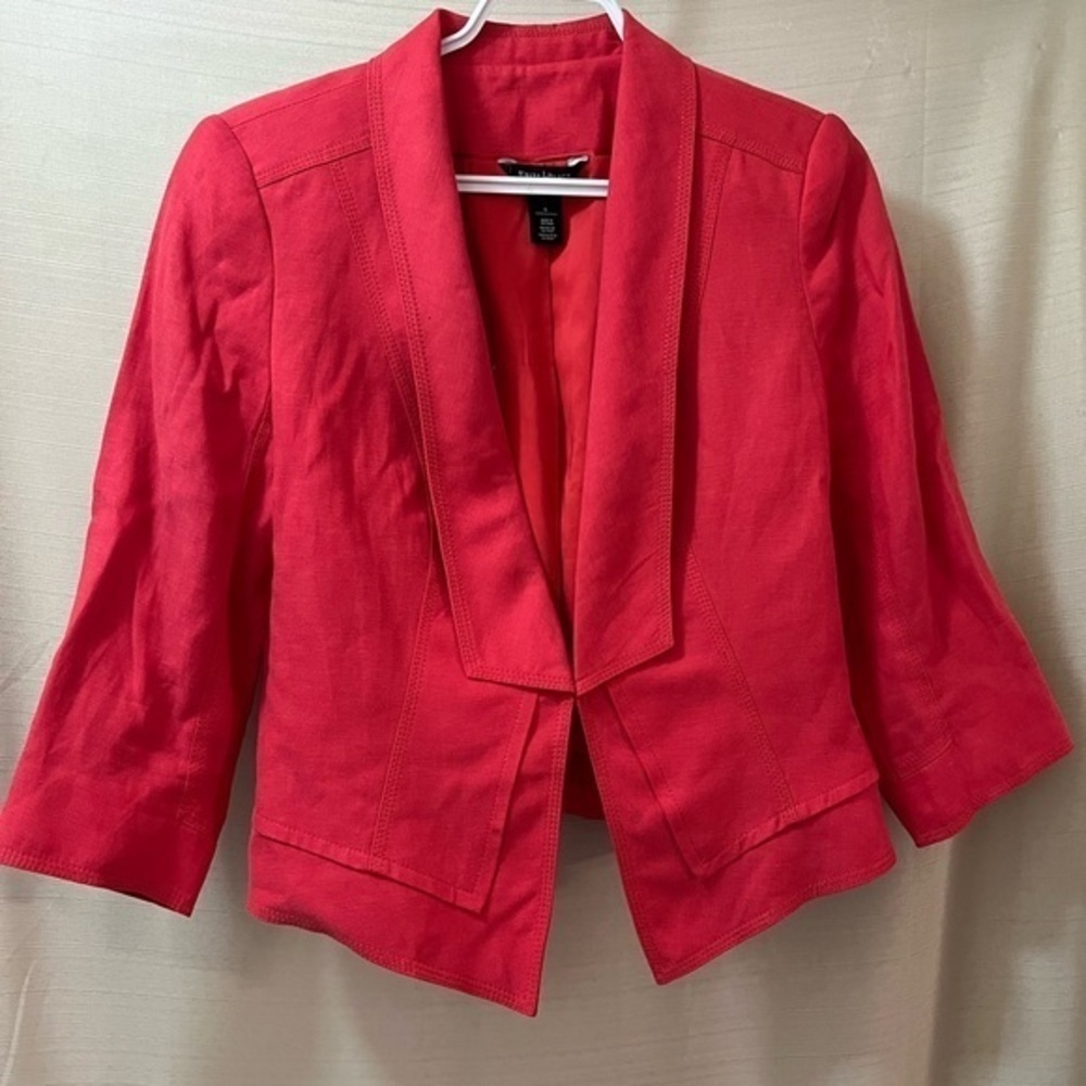 White House black market BOGO cropped women’s blazer size 6 ⚫️